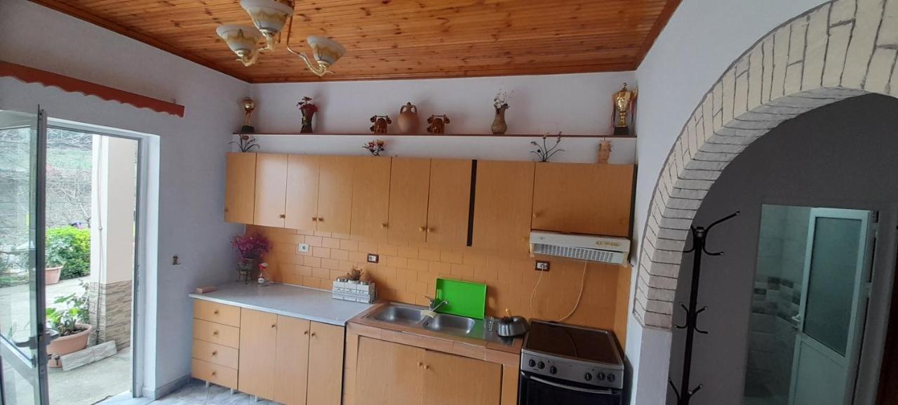 Ferienwohnung Honey-House “Kastrioti” Përmet Zimmer foto